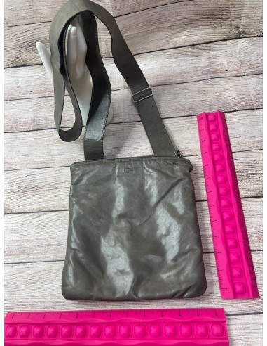 Crossbody Leather Cmb, Size Medium Découvrez la collection